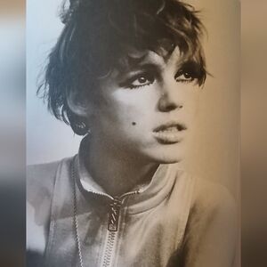 Edie: American Girl Paperback –1982 English edition  by Jean Stein/ George P